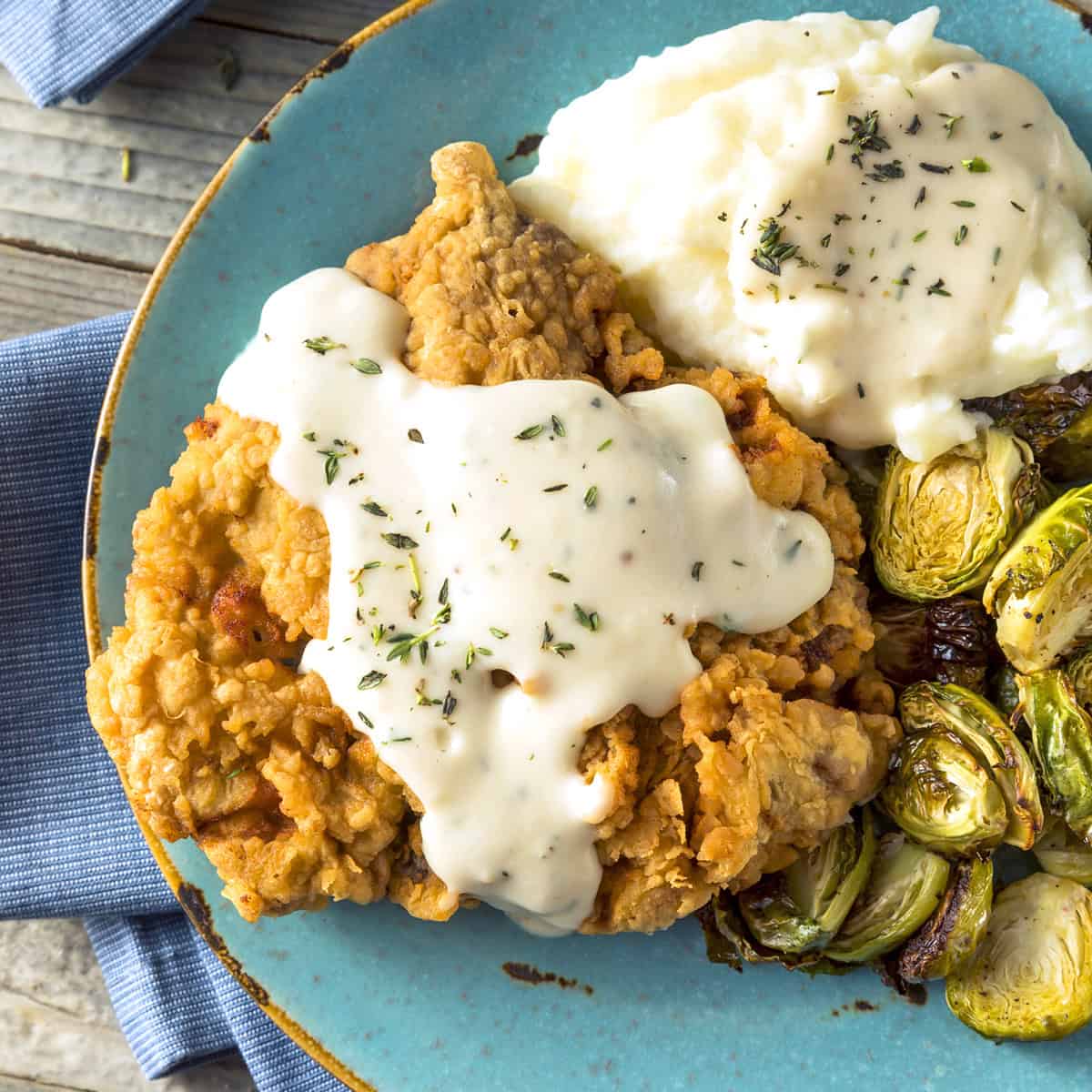 White Gravy Explained: Béchamel, Brown Gravy, and Country Gravy